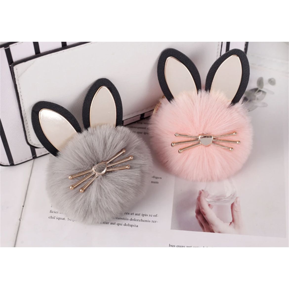 Nyckelring pälsboll Bunny